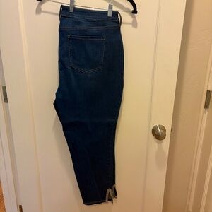 NYDJ Ami Skinny w hem detail